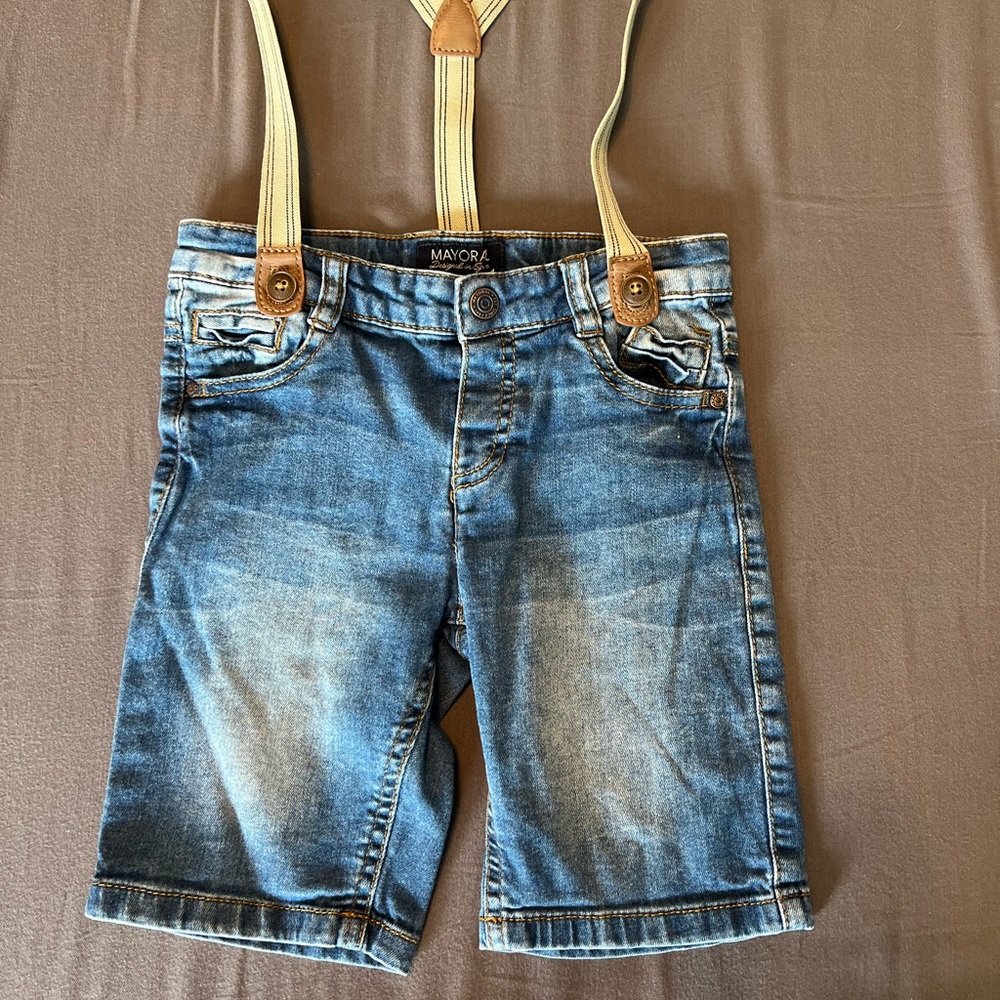 Mayoral shorts with detachable suspenders